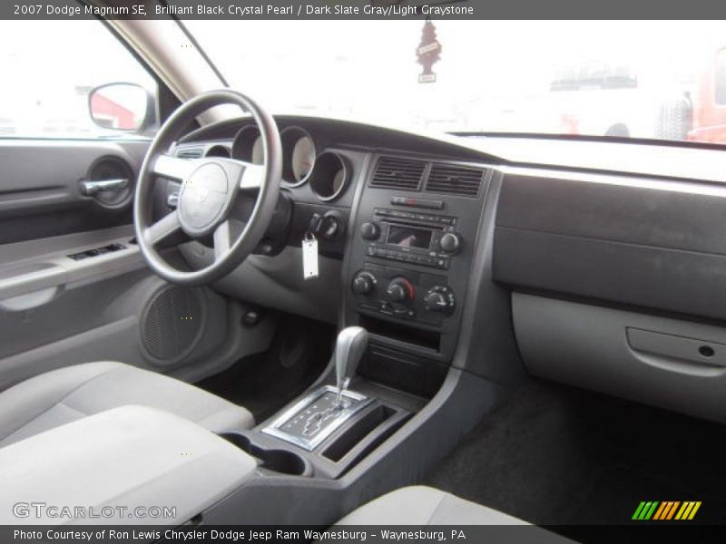 Brilliant Black Crystal Pearl / Dark Slate Gray/Light Graystone 2007 Dodge Magnum SE