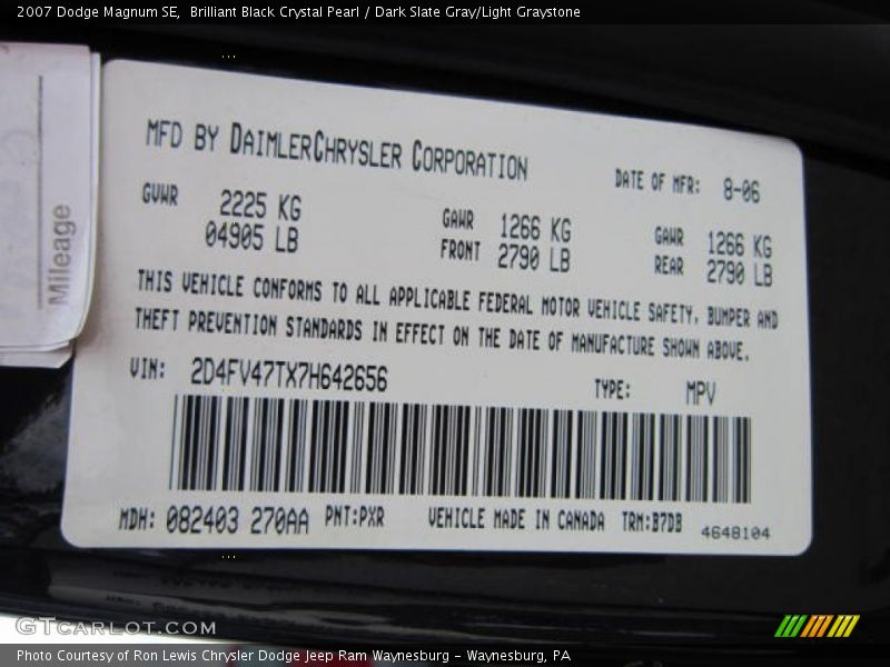 Brilliant Black Crystal Pearl / Dark Slate Gray/Light Graystone 2007 Dodge Magnum SE