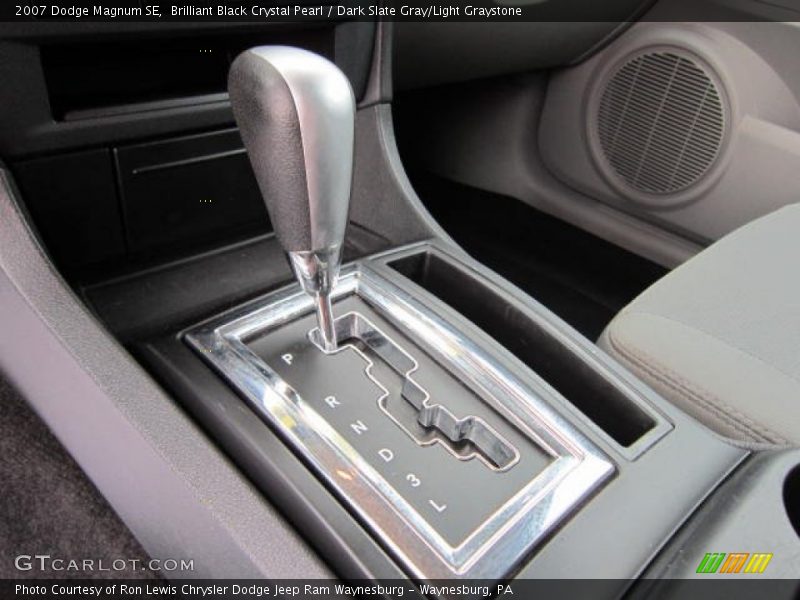 Brilliant Black Crystal Pearl / Dark Slate Gray/Light Graystone 2007 Dodge Magnum SE