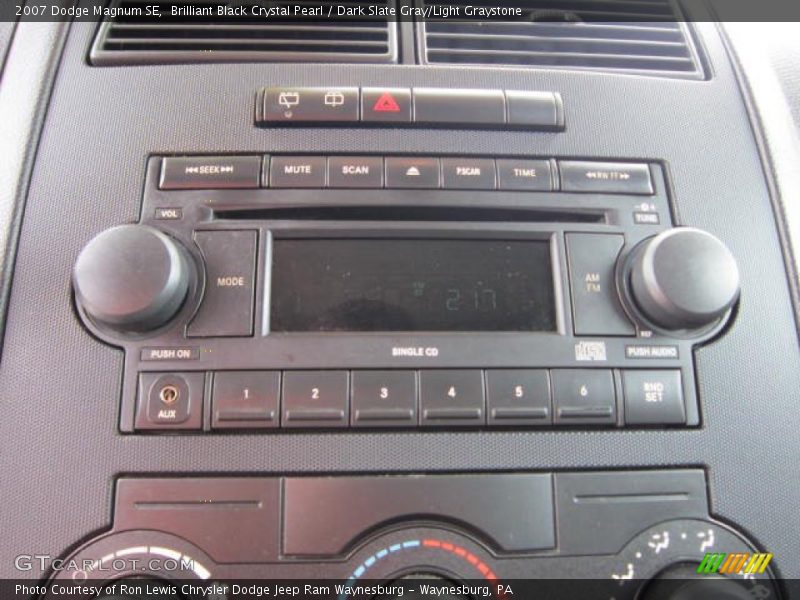 Brilliant Black Crystal Pearl / Dark Slate Gray/Light Graystone 2007 Dodge Magnum SE