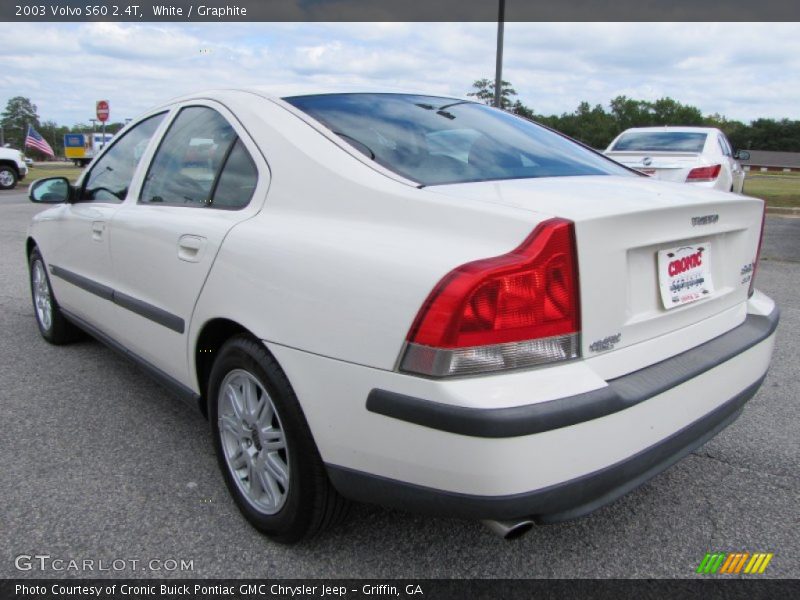 White / Graphite 2003 Volvo S60 2.4T