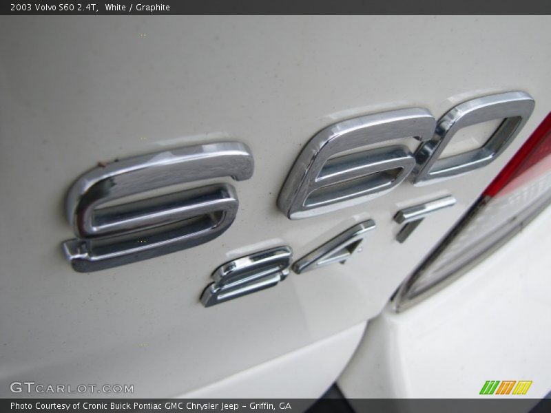 White / Graphite 2003 Volvo S60 2.4T