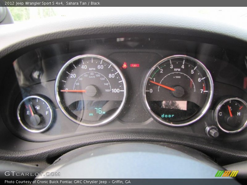 Controls of 2012 Wrangler Sport S 4x4