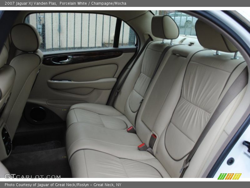 Porcelain White / Champagne/Mocha 2007 Jaguar XJ Vanden Plas