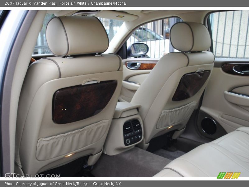 Porcelain White / Champagne/Mocha 2007 Jaguar XJ Vanden Plas