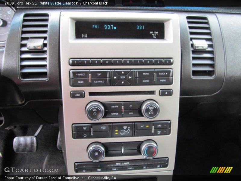 White Suede Clearcoat / Charcoal Black 2009 Ford Flex SE