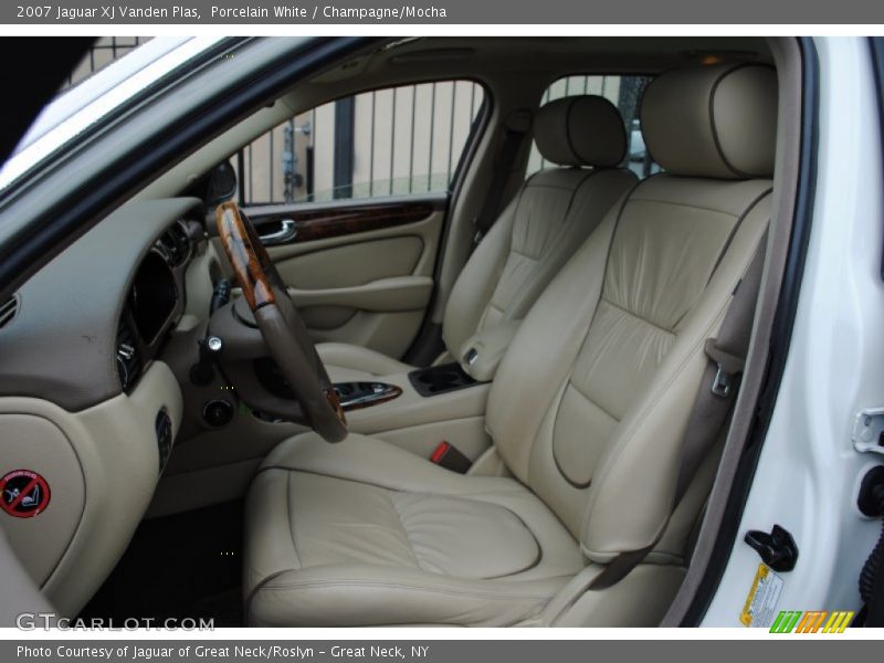 Porcelain White / Champagne/Mocha 2007 Jaguar XJ Vanden Plas