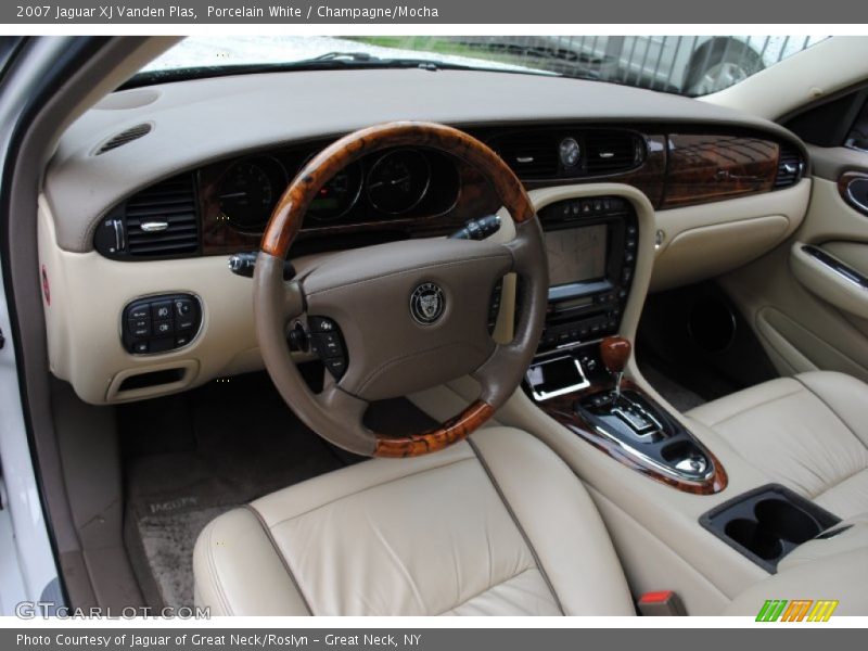 Porcelain White / Champagne/Mocha 2007 Jaguar XJ Vanden Plas
