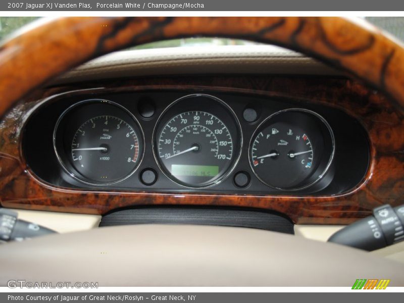 Porcelain White / Champagne/Mocha 2007 Jaguar XJ Vanden Plas