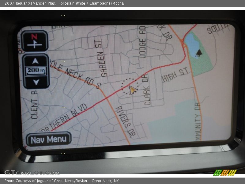 Porcelain White / Champagne/Mocha 2007 Jaguar XJ Vanden Plas