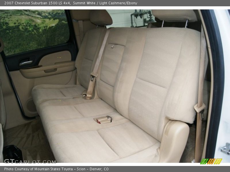 Summit White / Light Cashmere/Ebony 2007 Chevrolet Suburban 1500 LS 4x4