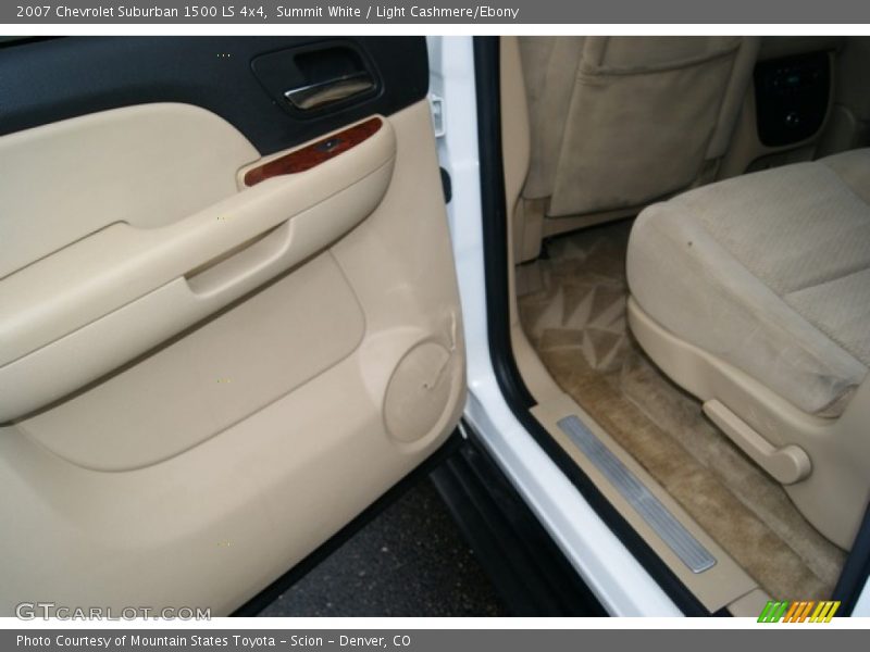 Summit White / Light Cashmere/Ebony 2007 Chevrolet Suburban 1500 LS 4x4