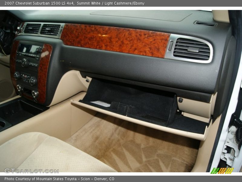 Summit White / Light Cashmere/Ebony 2007 Chevrolet Suburban 1500 LS 4x4
