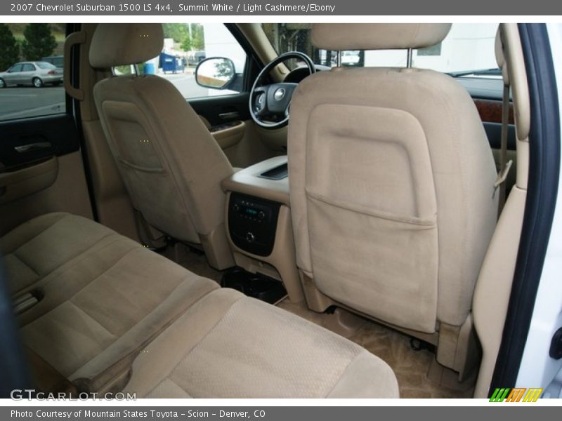 Summit White / Light Cashmere/Ebony 2007 Chevrolet Suburban 1500 LS 4x4