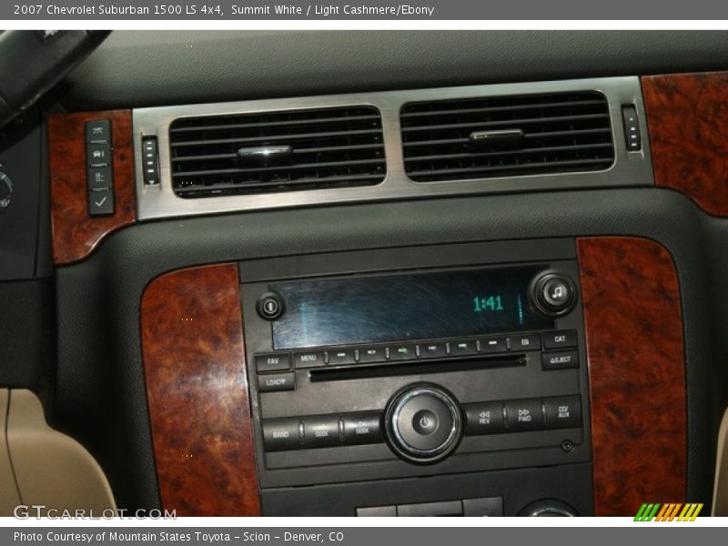 Summit White / Light Cashmere/Ebony 2007 Chevrolet Suburban 1500 LS 4x4