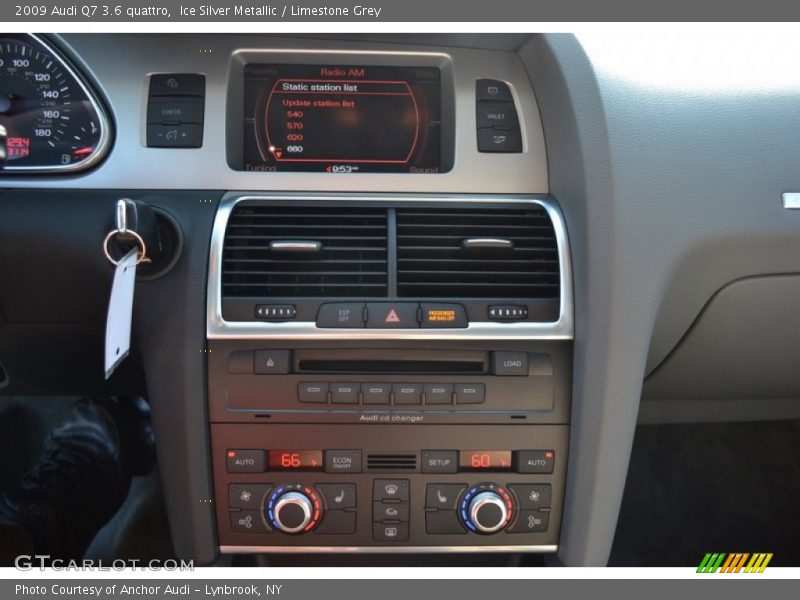 Ice Silver Metallic / Limestone Grey 2009 Audi Q7 3.6 quattro