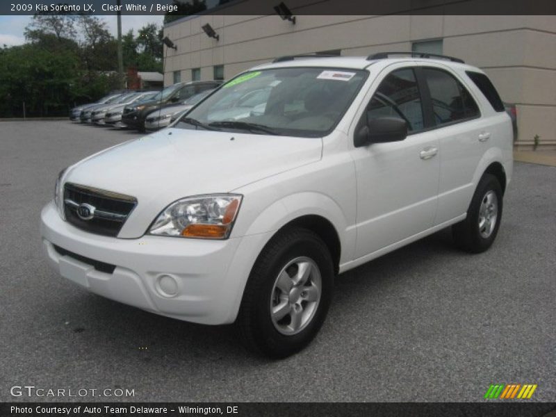 Clear White / Beige 2009 Kia Sorento LX