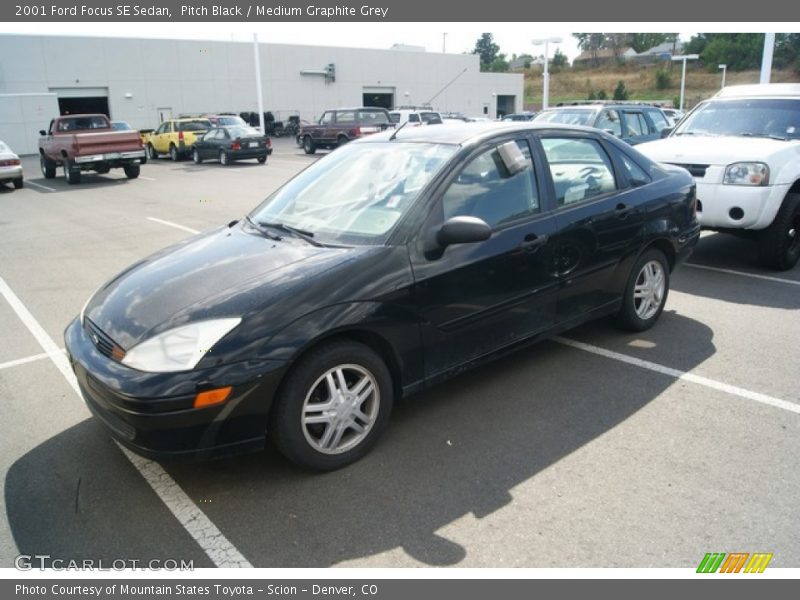 Pitch Black / Medium Graphite Grey 2001 Ford Focus SE Sedan