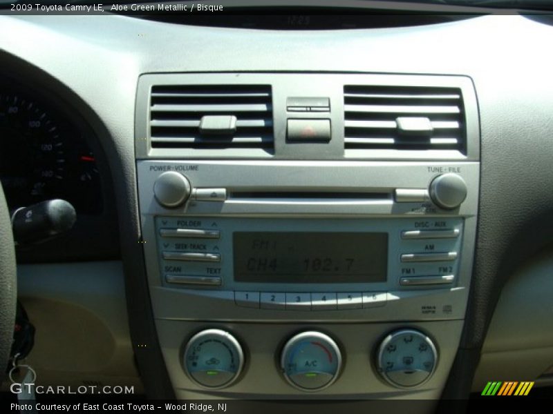 Aloe Green Metallic / Bisque 2009 Toyota Camry LE