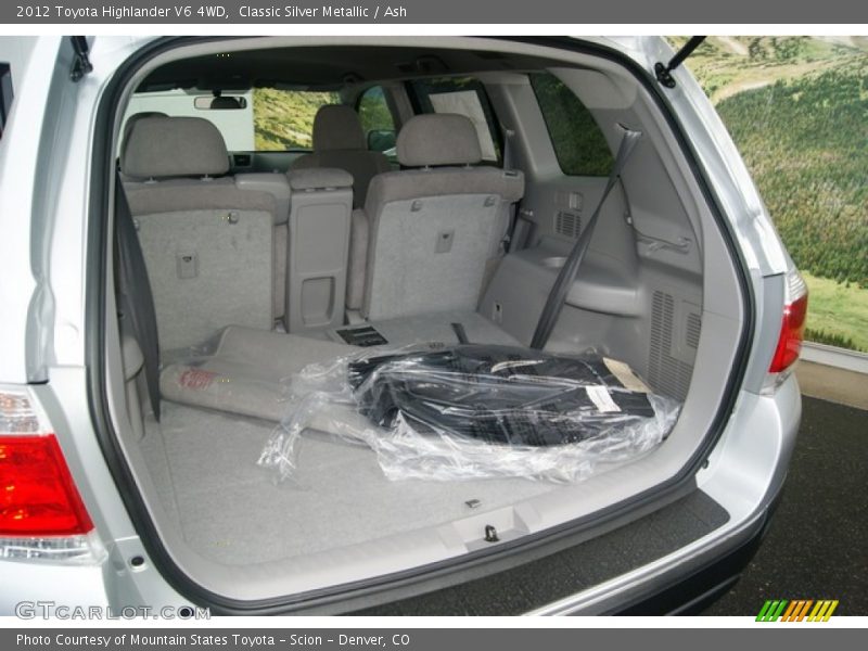  2012 Highlander V6 4WD Trunk