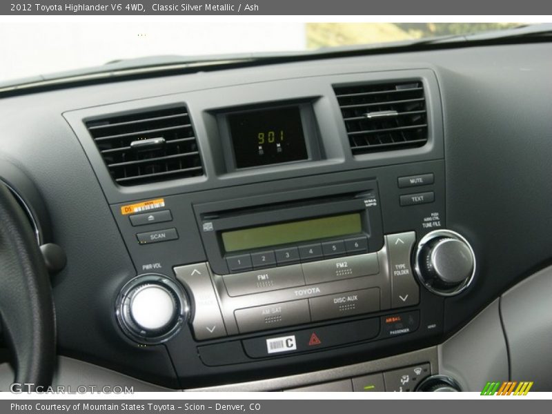 Audio System of 2012 Highlander V6 4WD