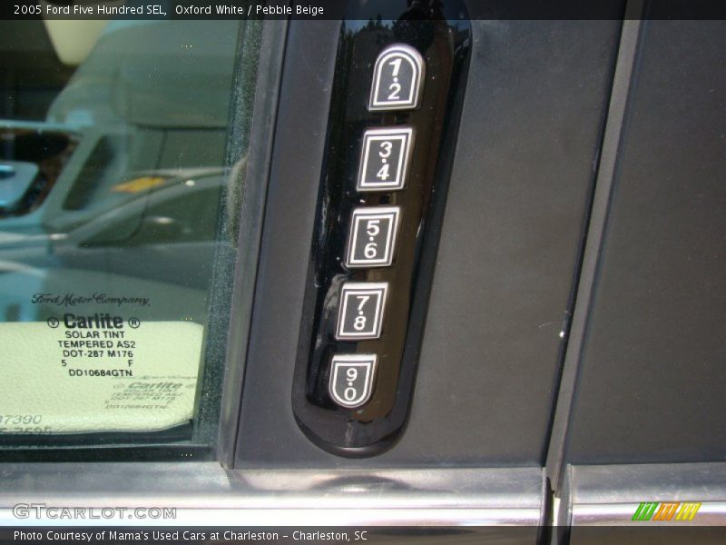 Oxford White / Pebble Beige 2005 Ford Five Hundred SEL