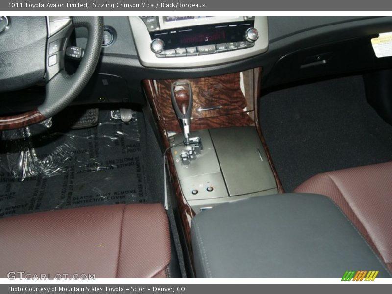 Sizzling Crimson Mica / Black/Bordeaux 2011 Toyota Avalon Limited