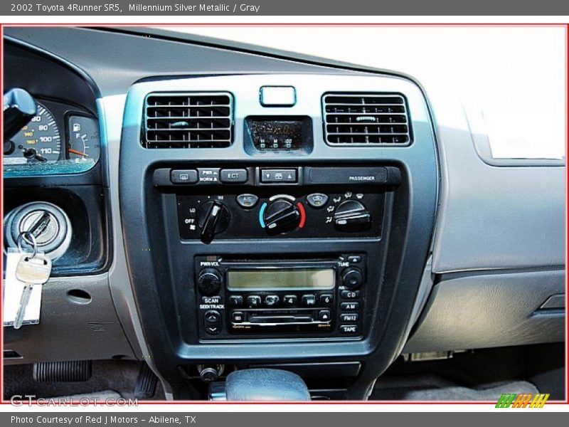 Millennium Silver Metallic / Gray 2002 Toyota 4Runner SR5