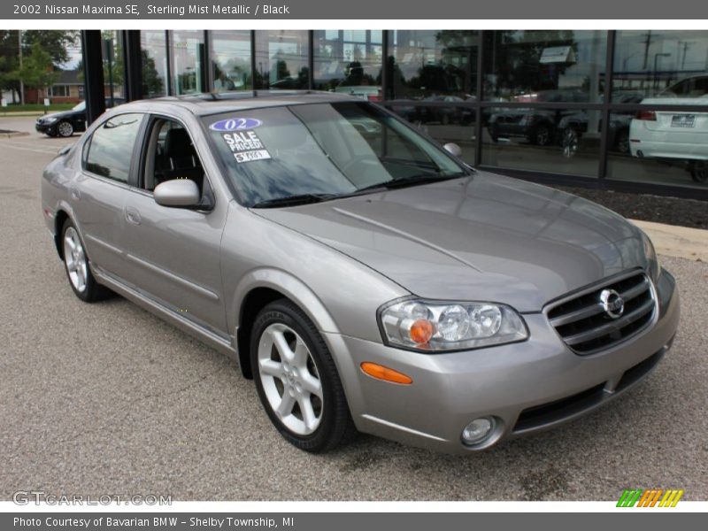 Front 3/4 View of 2002 Maxima SE