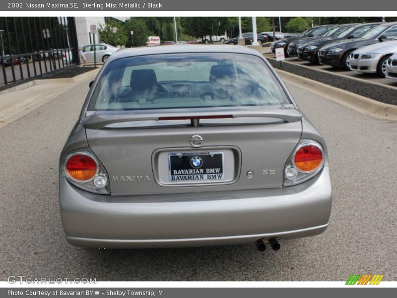 Sterling Mist Metallic / Black 2002 Nissan Maxima SE