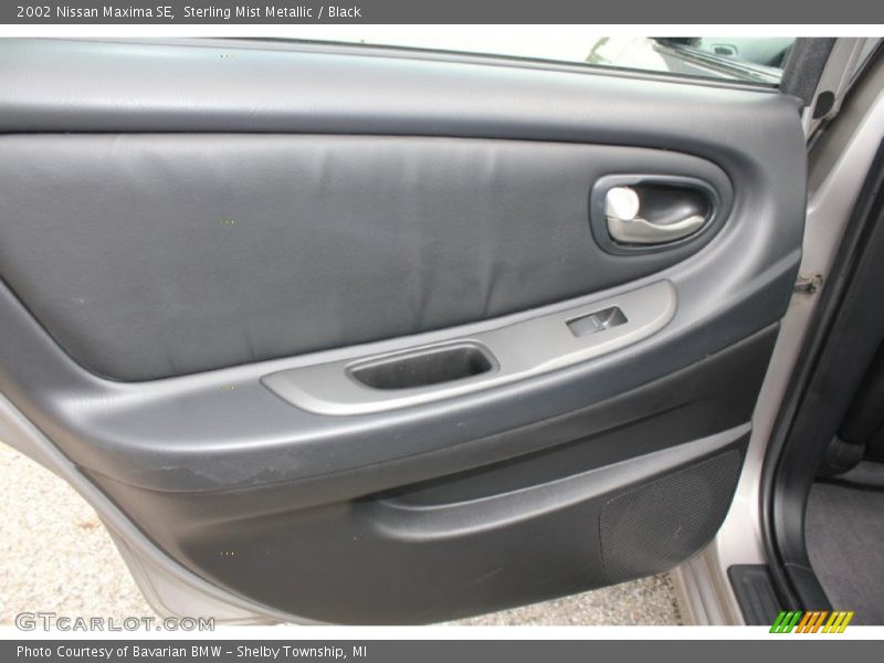 Sterling Mist Metallic / Black 2002 Nissan Maxima SE