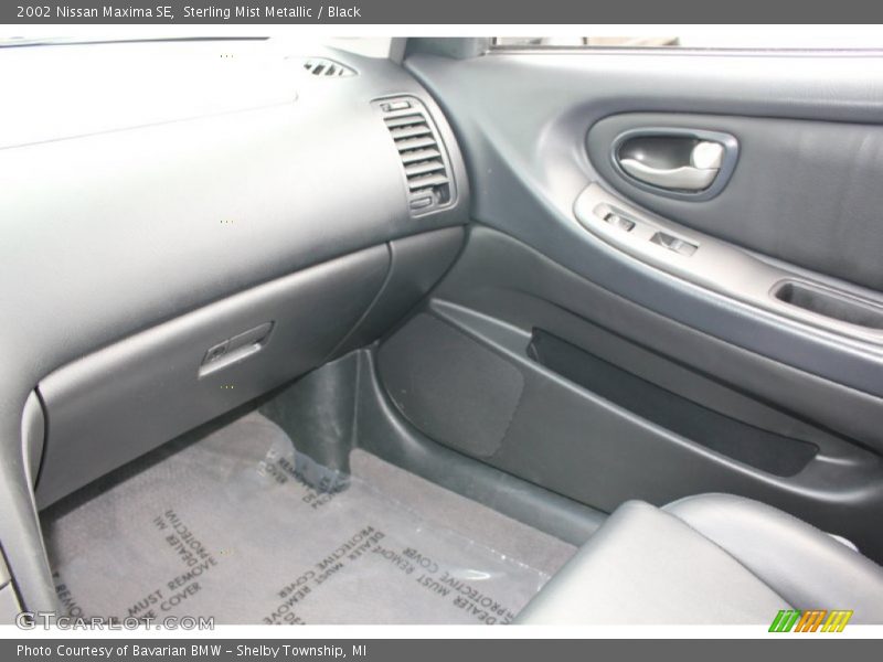 Sterling Mist Metallic / Black 2002 Nissan Maxima SE
