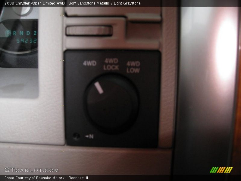 Light Sandstone Metallic / Light Graystone 2008 Chrysler Aspen Limited 4WD