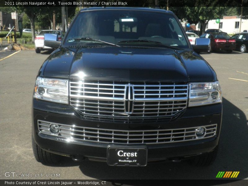 Tuxedo Black Metallic / Charcoal Black 2011 Lincoln Navigator 4x4