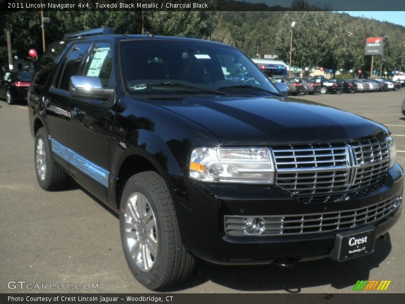 Tuxedo Black Metallic / Charcoal Black 2011 Lincoln Navigator 4x4