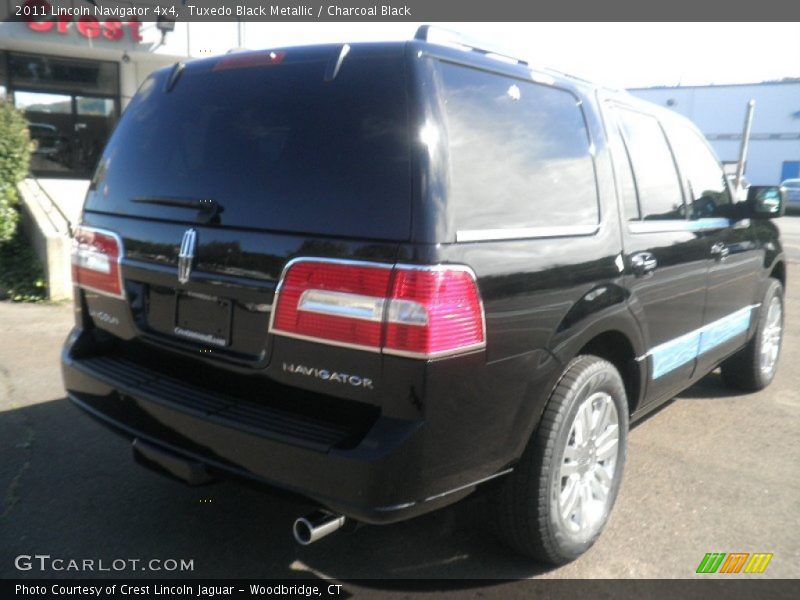 Tuxedo Black Metallic / Charcoal Black 2011 Lincoln Navigator 4x4