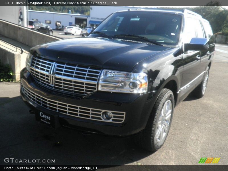 Tuxedo Black Metallic / Charcoal Black 2011 Lincoln Navigator 4x4