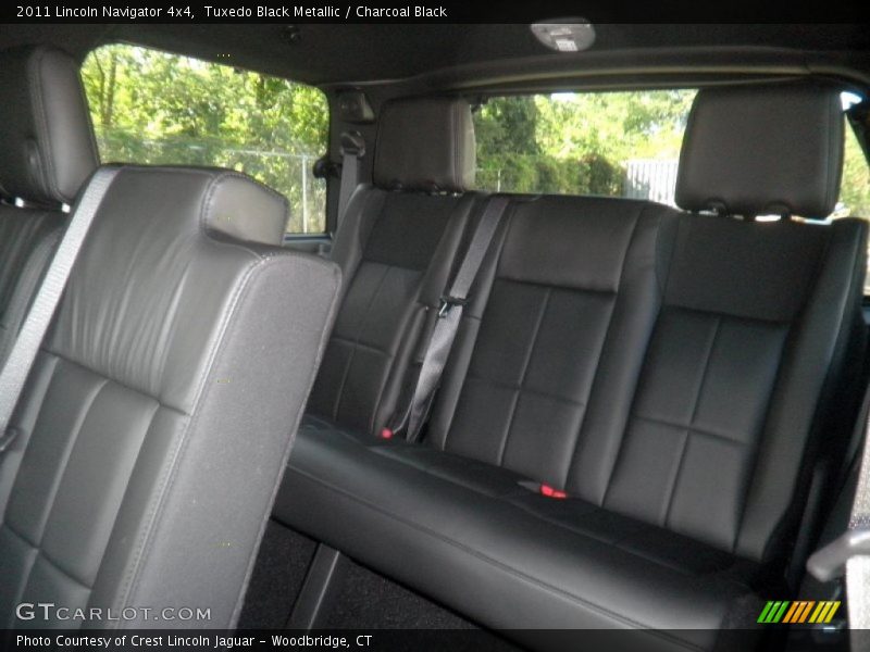 Tuxedo Black Metallic / Charcoal Black 2011 Lincoln Navigator 4x4