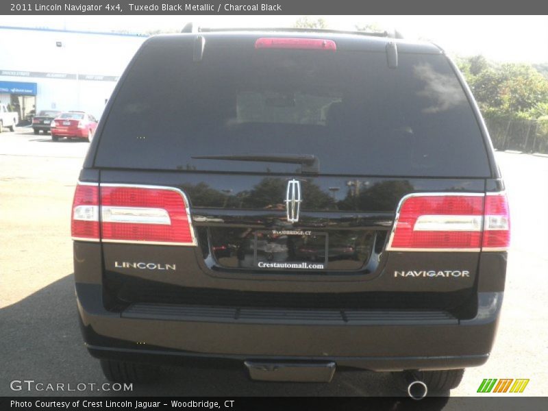Tuxedo Black Metallic / Charcoal Black 2011 Lincoln Navigator 4x4