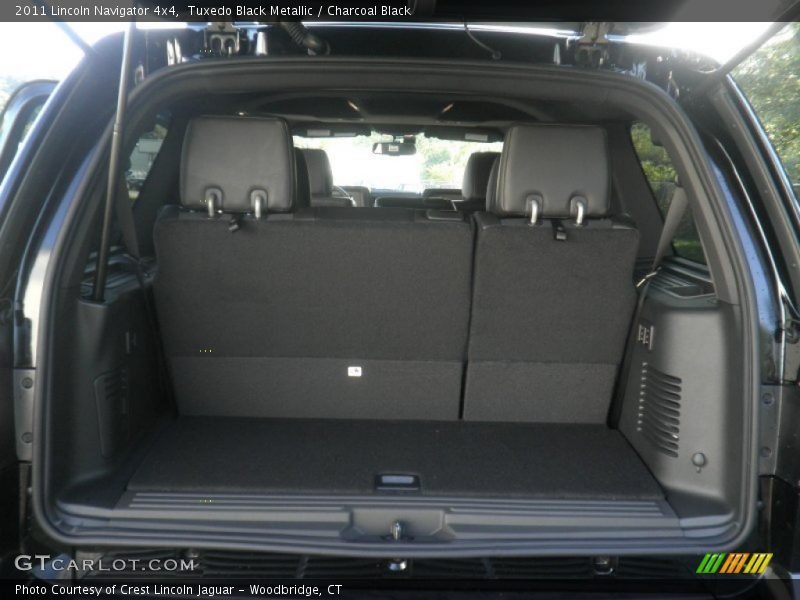 Tuxedo Black Metallic / Charcoal Black 2011 Lincoln Navigator 4x4