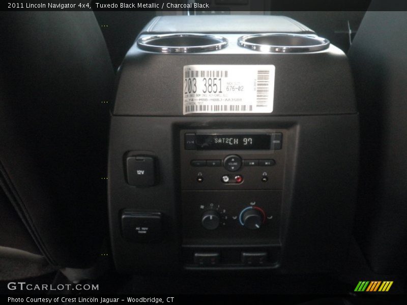 Tuxedo Black Metallic / Charcoal Black 2011 Lincoln Navigator 4x4