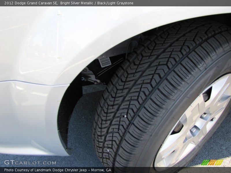 Bright Silver Metallic / Black/Light Graystone 2012 Dodge Grand Caravan SE