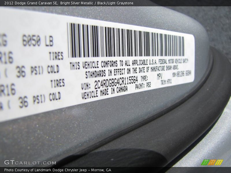 Bright Silver Metallic / Black/Light Graystone 2012 Dodge Grand Caravan SE