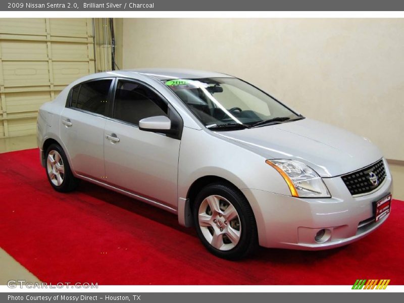 Brilliant Silver / Charcoal 2009 Nissan Sentra 2.0