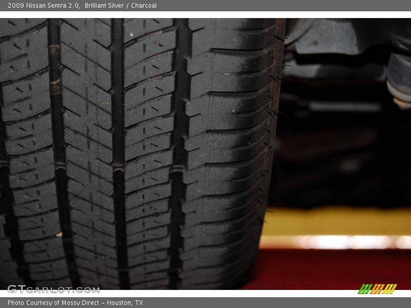 Brilliant Silver / Charcoal 2009 Nissan Sentra 2.0