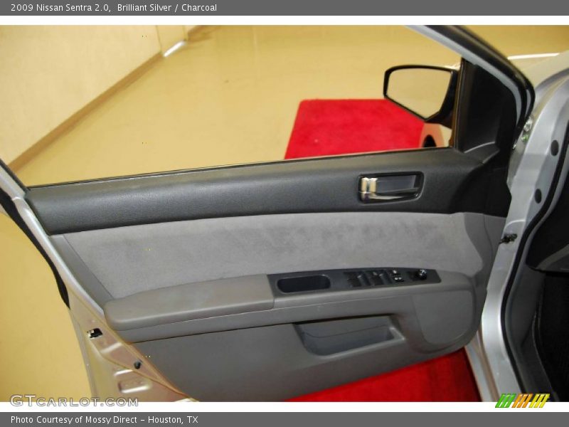Brilliant Silver / Charcoal 2009 Nissan Sentra 2.0