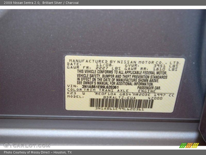 Brilliant Silver / Charcoal 2009 Nissan Sentra 2.0