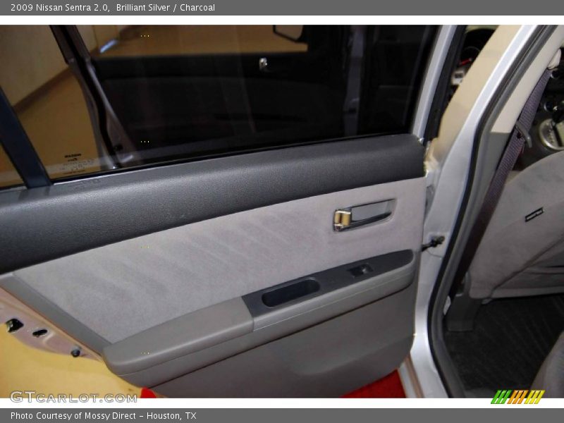 Brilliant Silver / Charcoal 2009 Nissan Sentra 2.0