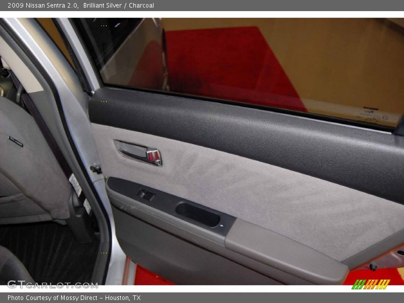 Brilliant Silver / Charcoal 2009 Nissan Sentra 2.0