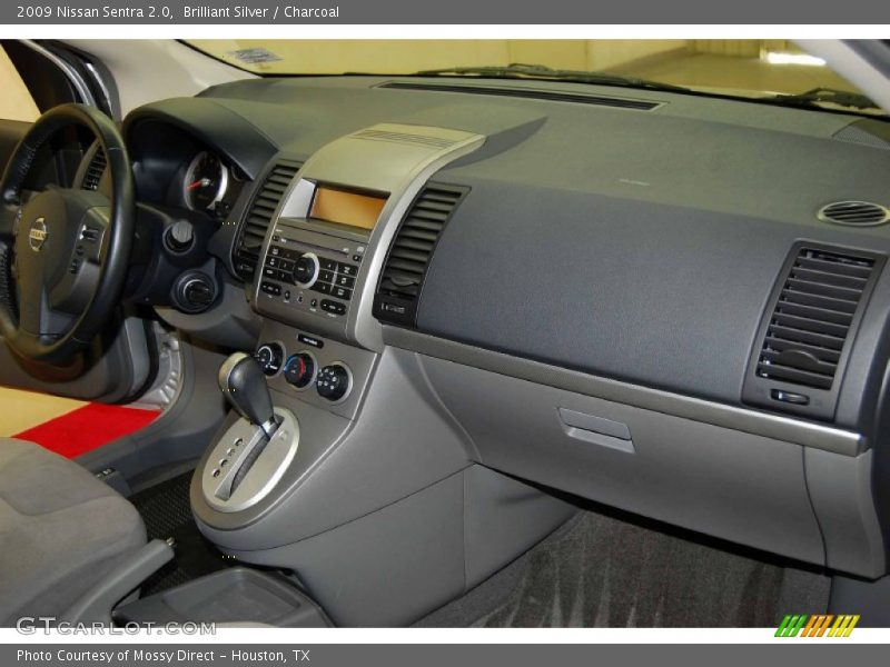 Brilliant Silver / Charcoal 2009 Nissan Sentra 2.0